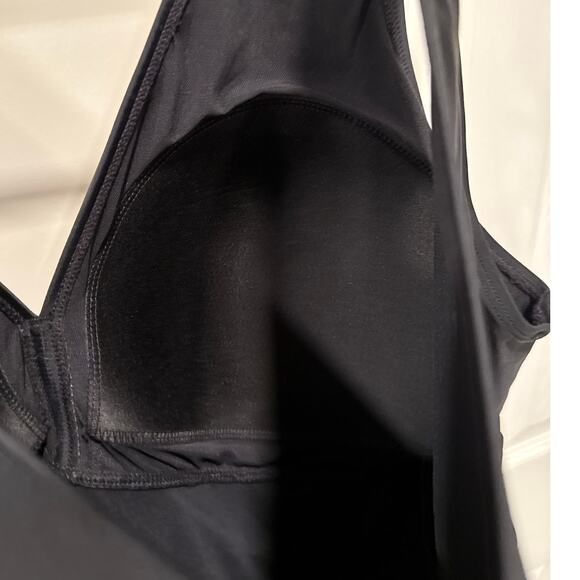 NEW Torrid Black Asymetrical One Piece Swim Dress Size 4X Wireless Cups V-Neck - Picture 5 of 12